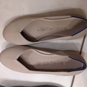 Rothys round toe flats Size 7